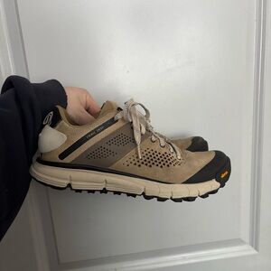 Danner Women’s 11 Brown Wheat Bronze Trail 2650 Lace Up Sneakers